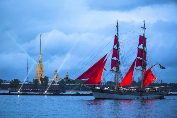 Festival dieprode zeilen in Sint-petersburg — Stockfoto