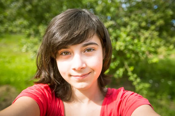 Teengirl tomando un autorretrato — Foto de Stock