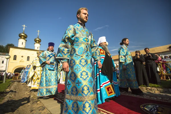 主教和季赫温 lodeinopolskiy 罗斯卓波 — 图库照片