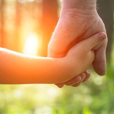 eller, baba ile oğlu