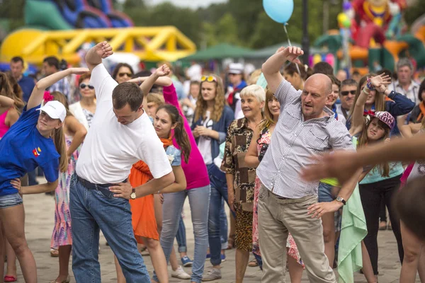 Head of Tikhvin region agitate people to sports — Stock Photo, Image