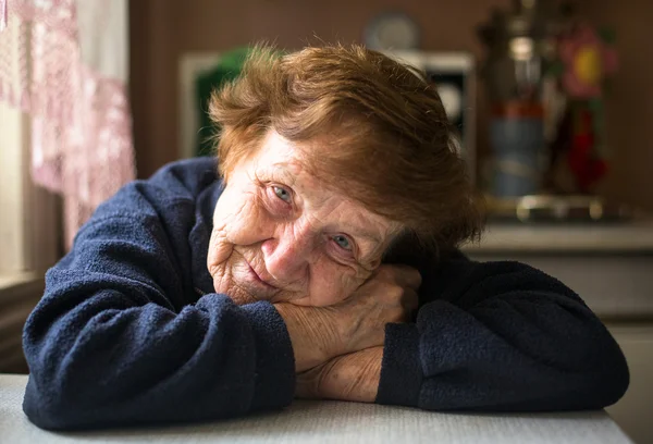 Portrait of old woman — Stock Photo, Image