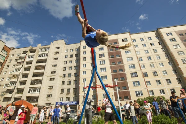 Niet-geïdentificeerde deelnemers in straat training — Stockfoto