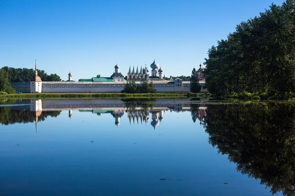 Tikhvin antagandet kloster — Stockfoto