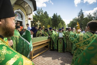 Rev anısına kutlamalar anthony dymsky