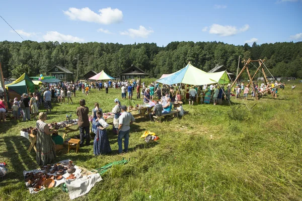 Účastníci během folklorní festival ivan čaj — Stock fotografie