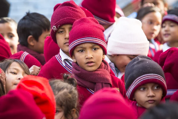 Leerlingen tijdens dans les in basisschool — Stockfoto