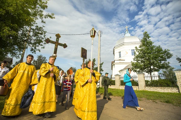 Teilnehmer Orthodoxe religiöse Prozession — Stockfoto