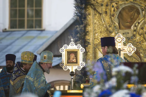 Účastníci ortodoxní božská liturgie — Stock fotografie