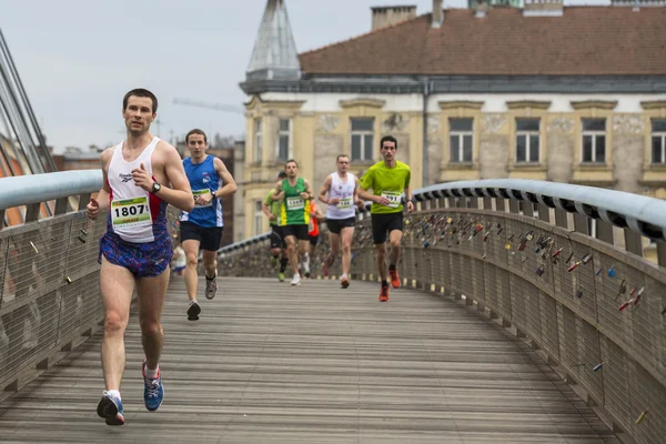 Teilnehmer des jährlichen Krakauer Marathons. — Stockfoto