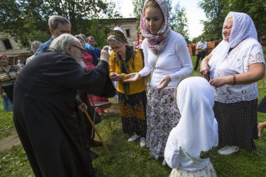 Rev anısına kutlamalar anthony dymsky