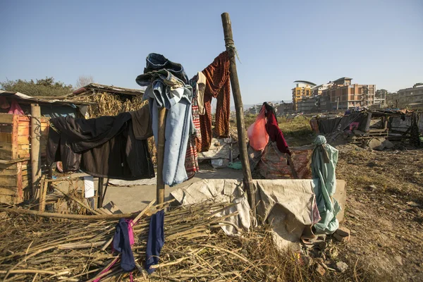 Casas ilegais em favelas no distrito de Tripureshwor — Fotografia de Stock