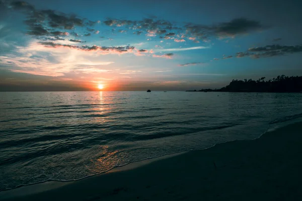 Vista Belo Pôr Sol Sobre Mar Tailândia — Fotografia de Stock