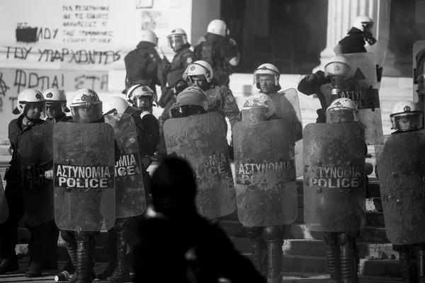 Athen Griechenland April 2015 Bereitschaftspolizei Und Demonstranten Während Einer Protestaktion — Stockfoto