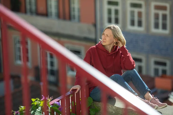 Woman Poses One Streets Old Porto Portugal — Stock Photo, Image