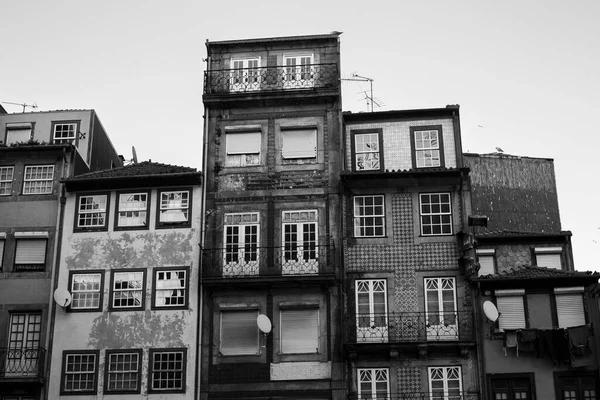 Pohled Tradiční Domy Ribeira Porto Portugalsko Černobílá Fotografie — Stock fotografie