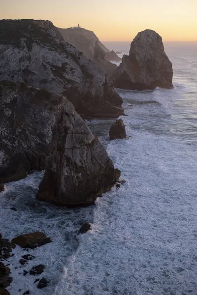 ロカの断崖と岩は ユーラシア大陸最西端を形成する岬である ストック画像