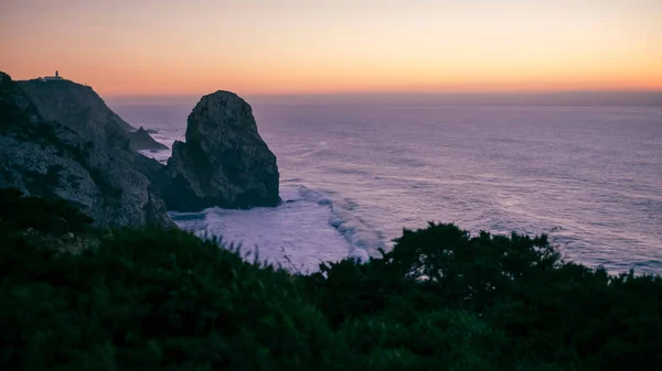 Kliffen Branding Atlantische Oceaan Bij Zonsondergang Vanuit Miradouro Praia Caneiro Rechtenvrije Stockafbeeldingen