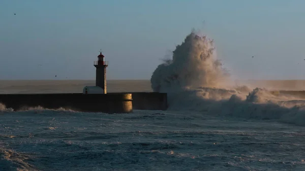 Lighthouse Huge Wave Beach Matosinhos Atlantic Ocean Porto Portugal — Stock Photo, Image