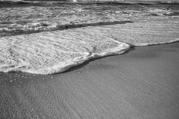 Beach Sand Foam Surf Atlantic Portugal Black White Photo — 스톡 사진