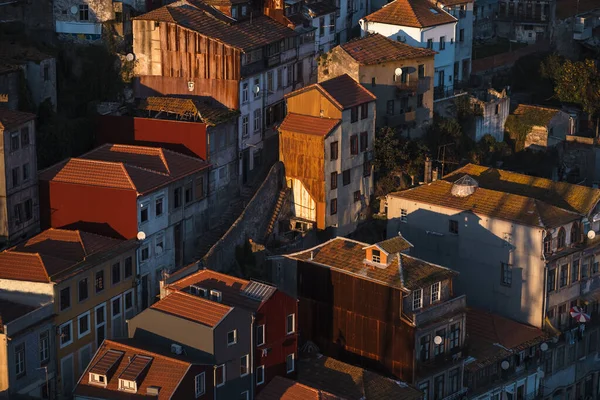 Bostadsbyggnader Solnedgång Historisk Stadsdel Porto Portugal — Stockfoto