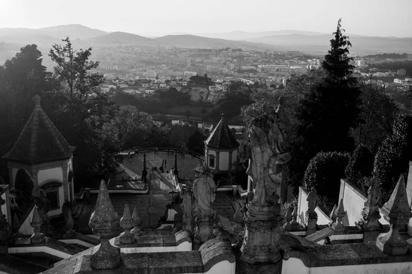 Bom Jesus Monte教会への階段の眺め ブラガ ポルトガル 白黒写真 — ストック写真