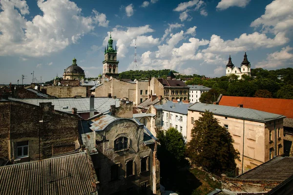 Uma Vista Dos Telhados Centro Histórico Lviv Ucrânia — Fotografia de Stock