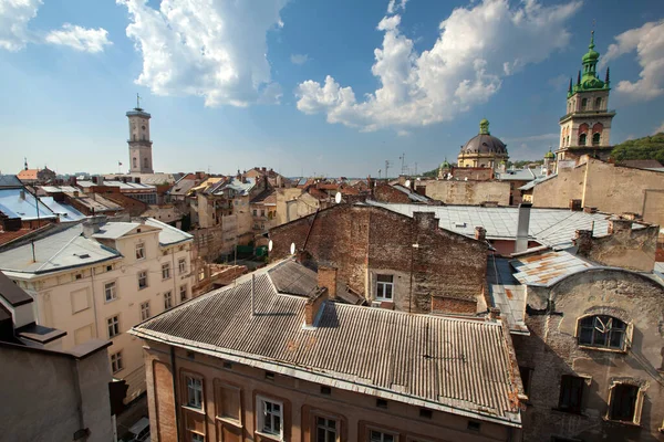 Blick Von Oben Auf Die Dächer Von Lviv Ukraine lizenzfreie Stockfotos