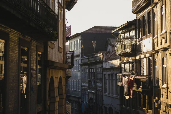 Eine Der Alten Straßen Der Morgensonne Der Innenstadt Von Porto — Stockfoto