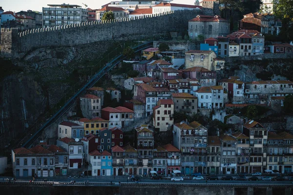 Pohled Obytné Budovy Nábřeží Řeky Douro Starém Městě Porto Portugalsko — Stock fotografie