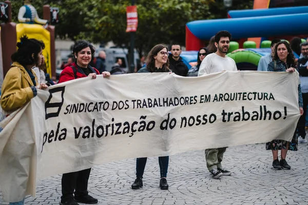Portugal May 2022年5月1日 在波尔图历史中心庆祝五一节期间 今年的劳动节再次在全国各地不受限制地举行 — 图库照片