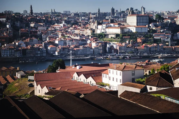 Utsikt Över Floden Douro Och Portos Ribeiro Från Hustaken Portvinskällarna Stockfoto