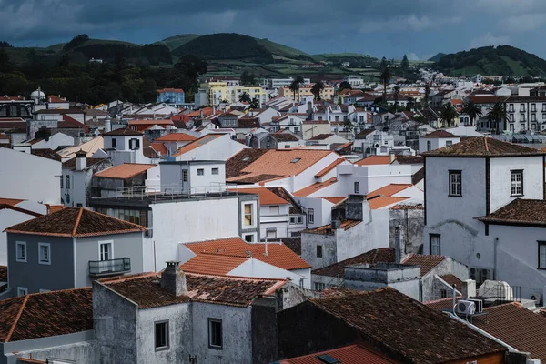 Ponta Delgada 'nın tarihi merkezinin manzarası - Azores, Portekiz.