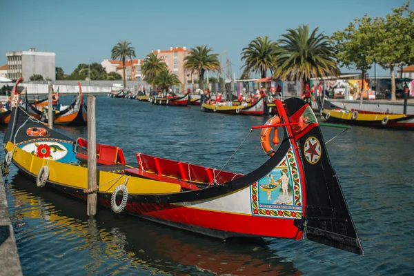 Aveiro Portugal Jul 2022 Perahu Tradisional Jenis Gondolas Barcos Moliceiros Stok Gambar Bebas Royalti