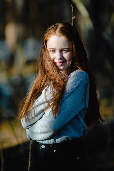 Cute Teenage Girl Fiery Red Long Hair Poses Park Fotos De Bancos De Imagens