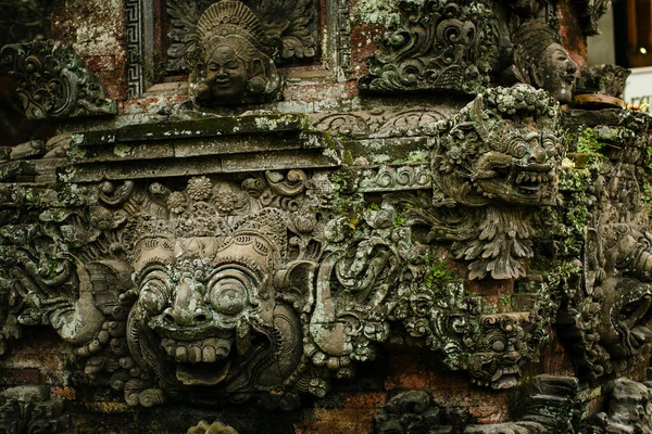 Traditionell Demon Huggen Sten Bali Indonesien — Stockfoto