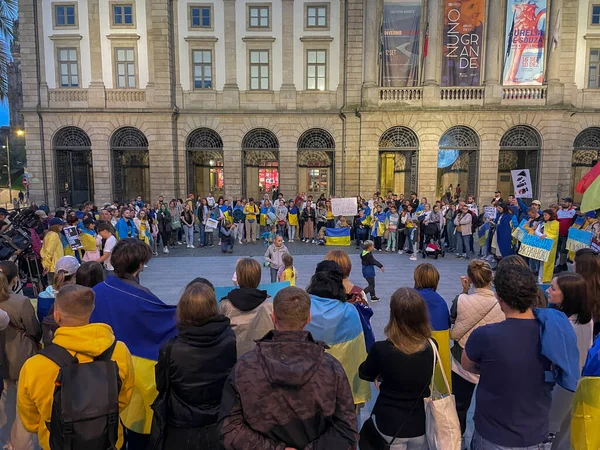 Porto Portugal Outubro 2022 Ucranianos Reuniram Praça Fonte Dos Leões — Fotografia de Stock