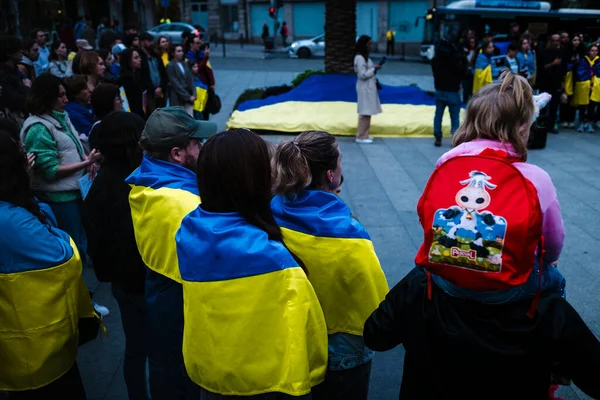 Porto Portugal October 2022 Ukrainians Gathered Fountain Lions Square Protest — Stock Photo, Image