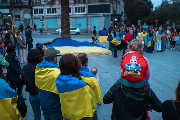 Portugal 2022年10月10日 乌克兰人聚集在狮之泉广场抗议俄罗斯的侵略 乌克兰最大的城市今天遭到俄罗斯军队的猛烈炮火袭击 — 图库照片