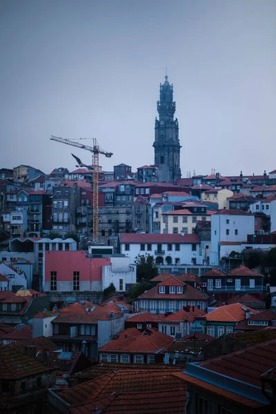 Uitzicht Oude Stad Clerigos Toren Mist Porto Portugal — Stockfoto