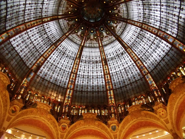Paris. Galerias Lafayette . — Fotografia de Stock
