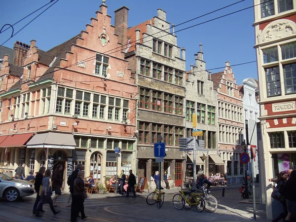 Bélgica, Gante. Mañana de fin de semana. abril, 2012 . — Foto de Stock