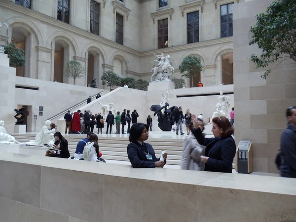 フランス、パリ。ルーヴル美術館。2011 年 3 月. — ストック写真