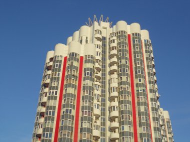 modern mimarisi büyük bir şehir. yüksek katlı bir binanın bir parçası.