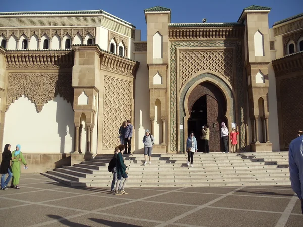 Vstup do mešity loubnan v agadir, Maroko. ledna 2013. Stock Obrázky