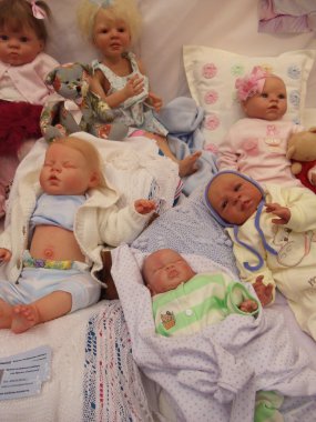 koleksiyon yeniden doğmuş bebek. Moskova Uluslararası Fuarı tahsil bebek ve oyuncak ayılar. Nisan, 2013.