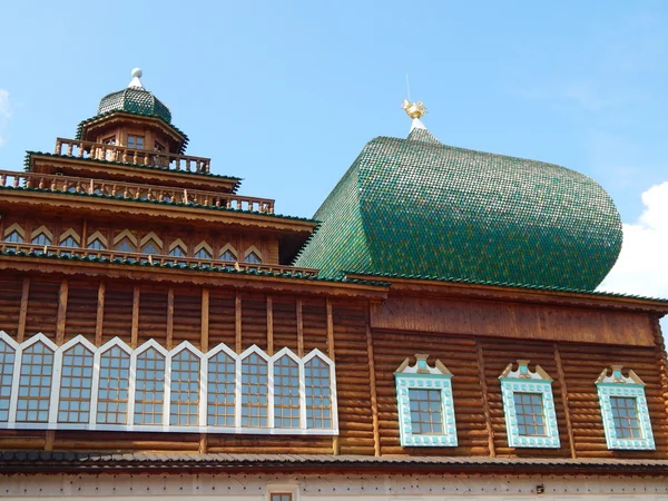 Rosyjskiego cara drewniany Pałac w Kolomenskoe można jeździć (Moskwa), zbudowany w XVII wieku. sierpień, 2013. — Zdjęcie stockowe
