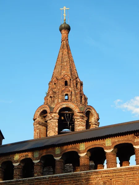 Catedral da Dormição. Krutitsy Patriarchal Metochion (século XIII), Moscovo. Agosto de 2013 . — Fotografia de Stock