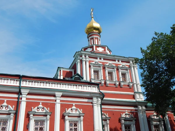 Igreja da Dormição. Convento Novodevichy (Nova Donzela), Moscovo. Agosto de 2013 . — Fotografia de Stock