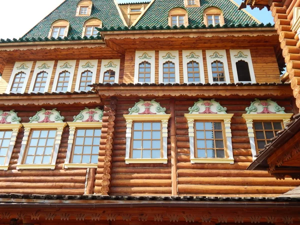 Palazzo di legno dello zar russo a Kolomenskoe, Mosca. agosto 2013 . — Foto Stock